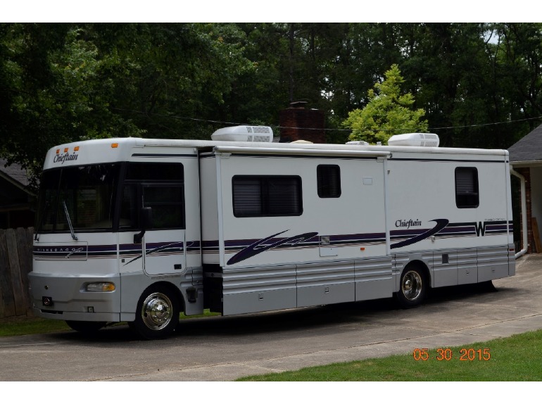 1998 Winnebago Chieftain 36