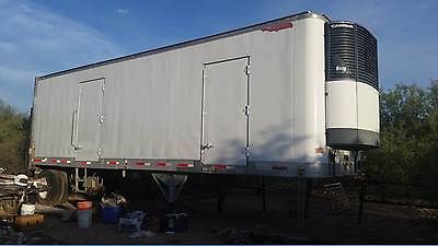 Great Dane 30 foot reefer trailer with Carrier refrigeration unit