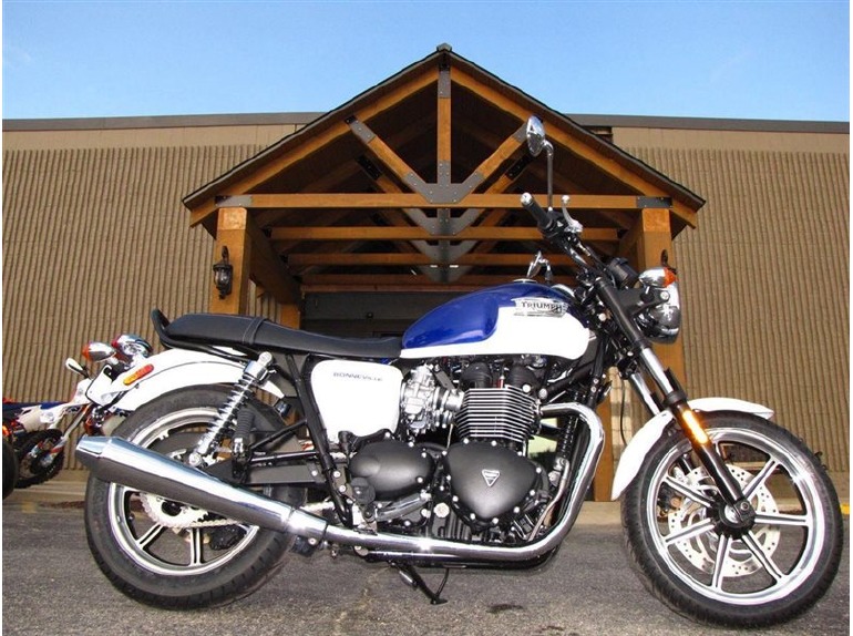 2015 Triumph BONNEVILLE