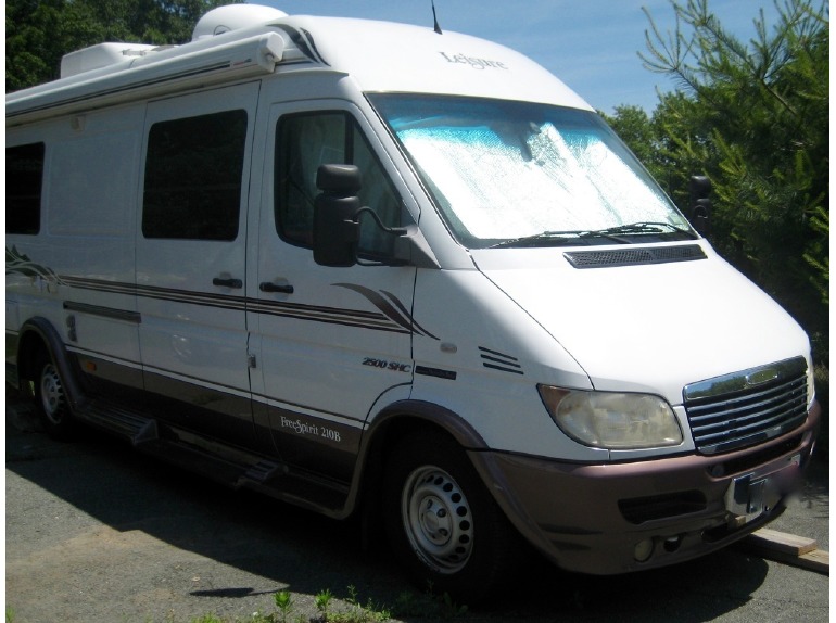 2004 Leisure Travel Free Spirit 210 B