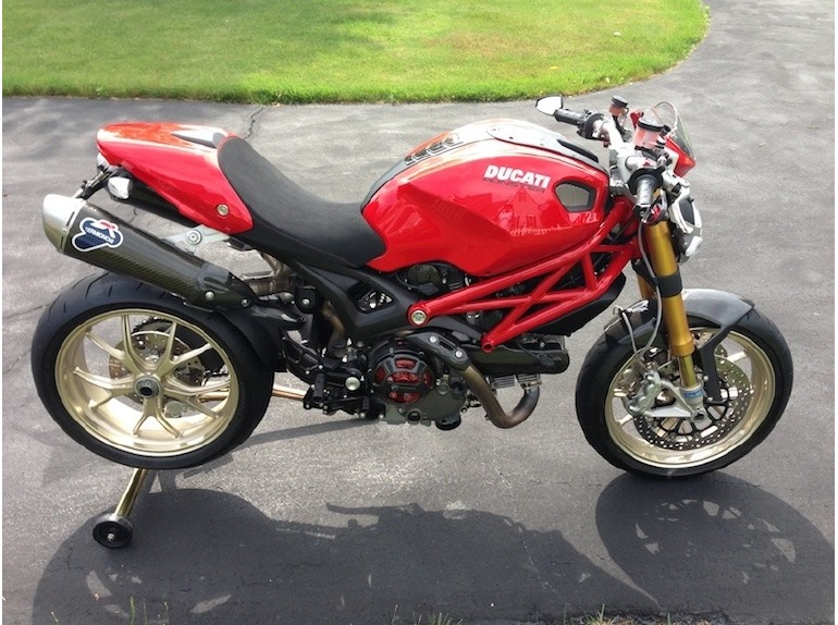 2010 Ducati Monster 1100S