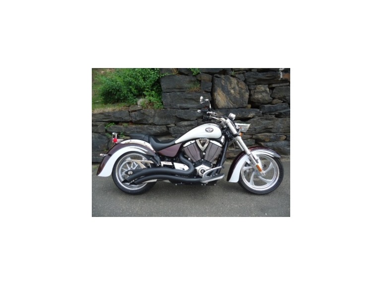 2009 Victory KINGPIN TWO TONE