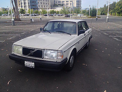 Volvo : 240 DL 1988 volvo 240 146 000 miles lots of recent mainteance