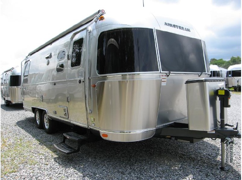 2016 Airstream Flying Cloud 25B Golden Night Cashew Ult