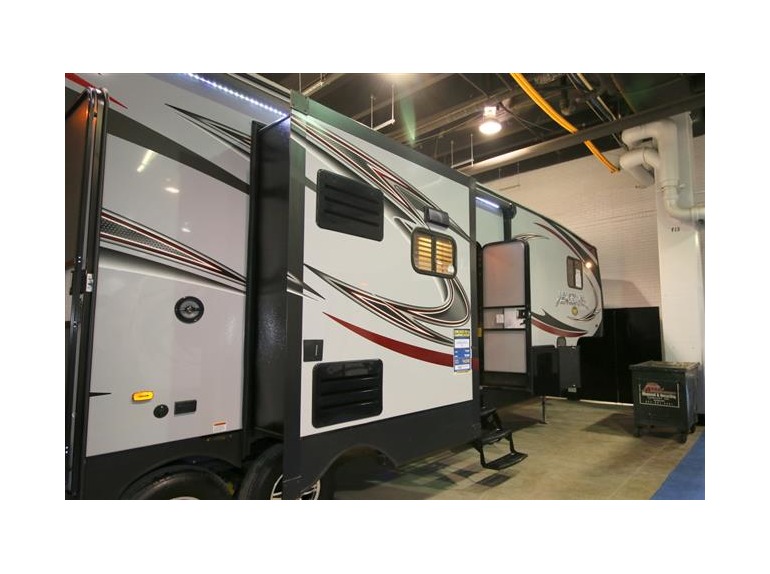 2015 Forest River VENGEANCE 320A