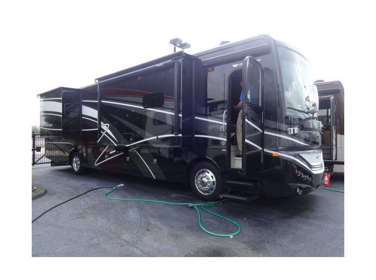 2016 Fleetwood Expedition 38K