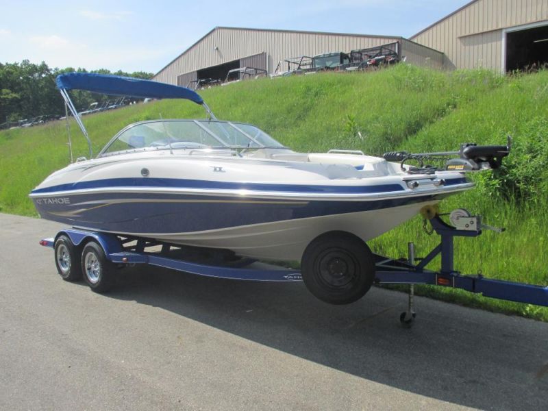 NICE 2010 Tahoe 216 Deck Boat w/5.0L V8 220 hp Mercruiser I/O!!