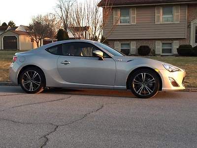 Scion : FR-S Base Coupe 2-Door 2013 scion fr s coupe 37 of 2 500 very clean