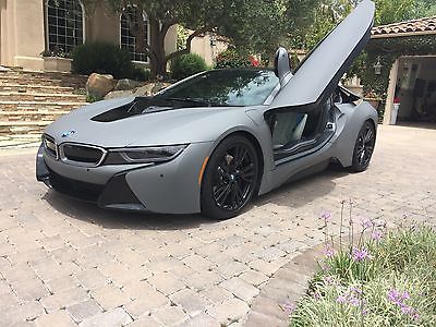 BMW : i8 Pure World Impulse Original Owner, Sophisto Gray w/ Frozen Gray, Dealer Installed Combat Gray Wrap
