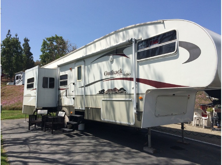 2006 Keystone Outback 32FRLDS