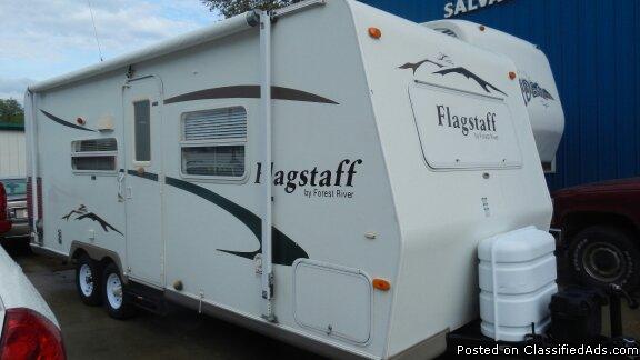 2006 FLAGSTAFF BY FOREST RIVER 23' TRAVEL TRAILER
