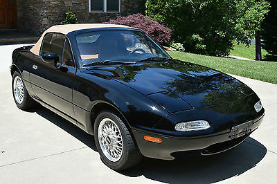Mazda : MX-5 Miata 1992 black mazda miata with c package 35 000 original miles always garage kept