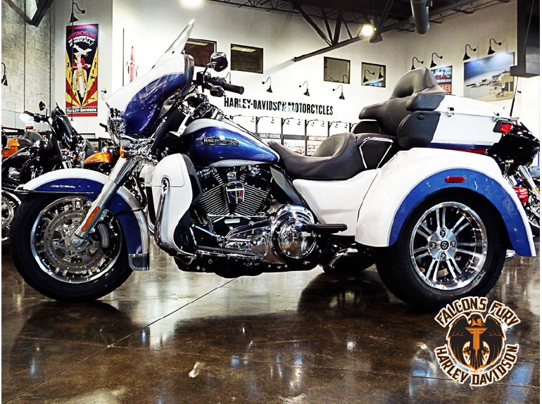 2015 Harley-Davidson FLHTCUTG - Tri-Gilde Ultra