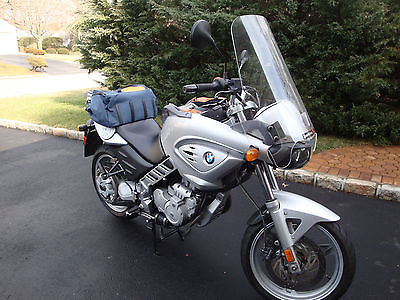 BMW : F-Series Light, quick, easy to handle. Belt driven. ABS, heated grips, Metzeler tires.