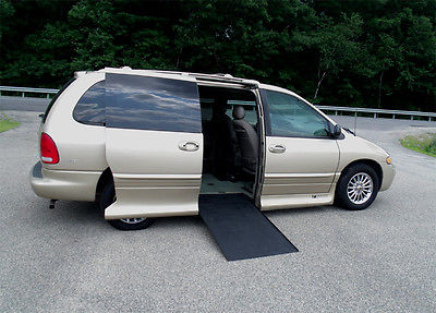 Chrysler : Town & Country P- Door & Ramp, Lowered Floor, Power Transfer-Seat Sports Van Limited, Handicap Wheelchair Van, 37,924 Orig. Mi.       Clear CARFAX