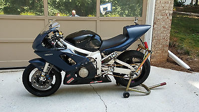 Yamaha : YZF-R Yamaha YZF600 R6 Track bike