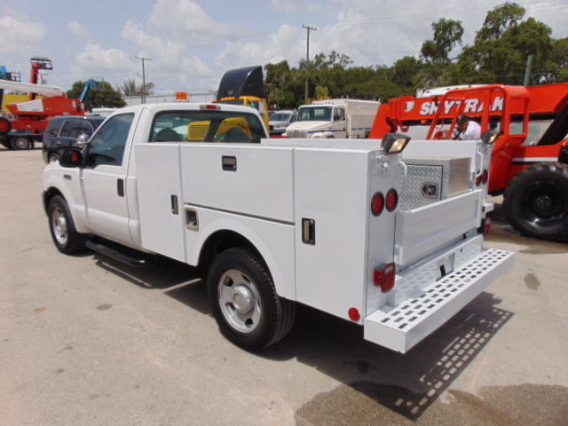 Ford : F-350 WHOLESALE 2006 ford f 350 utility tool service truck 1 ton regular cab bucket seats