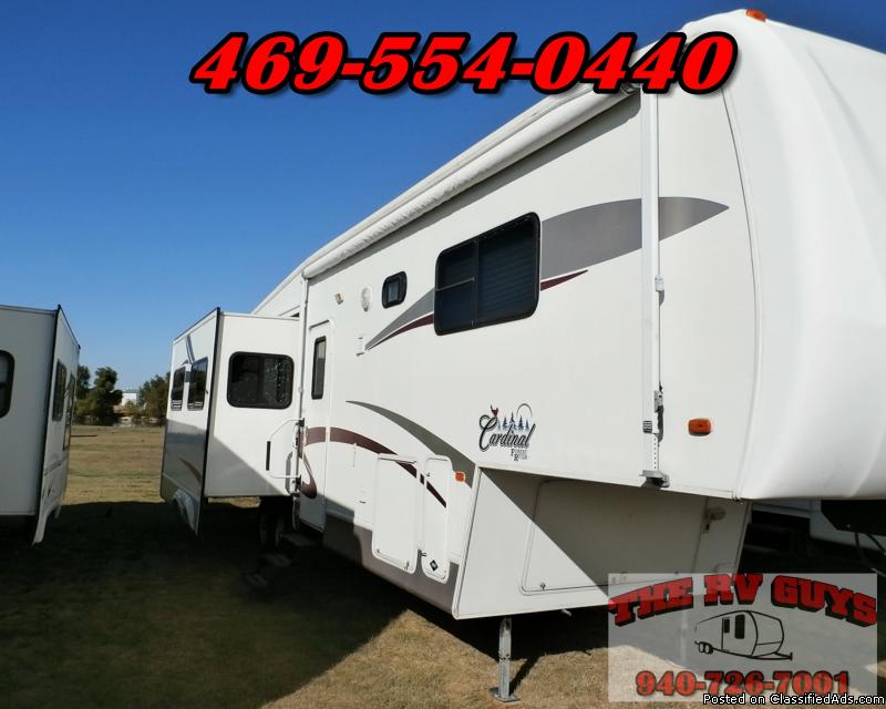 2006 Cardinal LE 5th Wheel Travel Trailer Sleeps 4 in style and comfort!