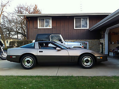 Chevrolet : Corvette Base Hatchback 2-Door 1984 chevrolet corvette base hatchback 2 door 5.7 l