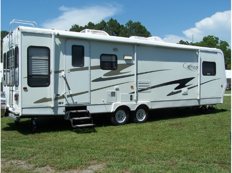 2005 Carriage COMPASS 32FBS