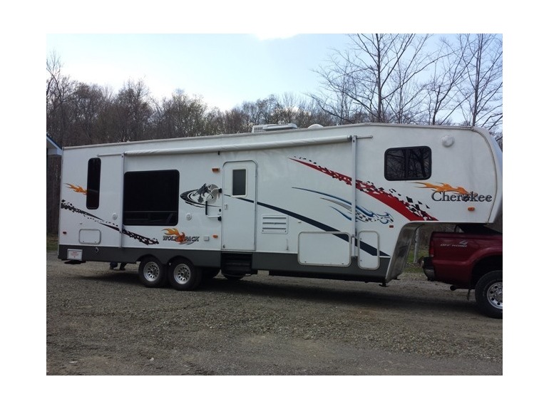 2006 Forest River Cherokee Wolf Pack 295WP