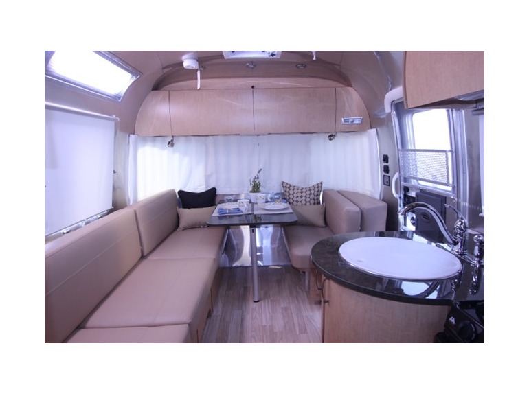 2015 Airstream Flying Cloud 23