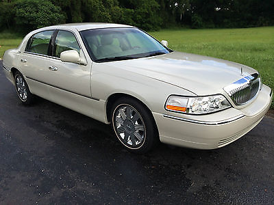 Lincoln : Town Car Signature Limited 2005 lincoln town car signature limited sedan 4 door 4.6 l