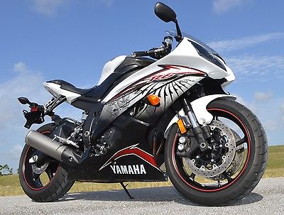 Yamaha : YZF-R 2012 yamaha yzf r 6 white red super sport model only 4 636 miles 1 owner