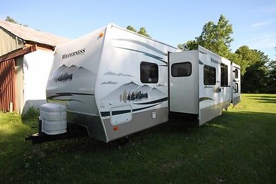 2008 Wilderness M-3102BDS Travel Trailer 31FT RV 2 Slideouts with Bunk Bed Nice!
