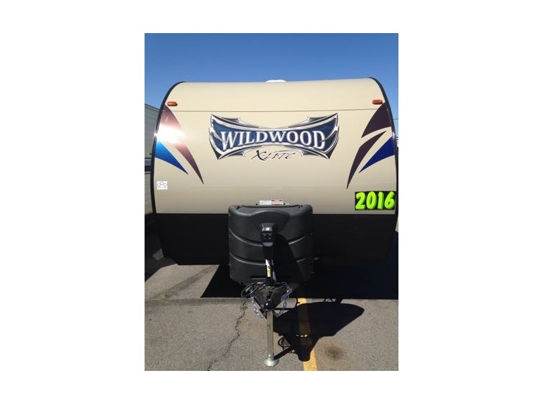 2016 Wildwood X-Lite 221RBXL
