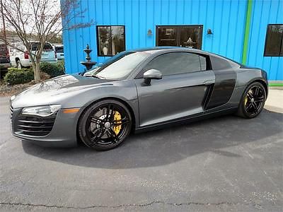 Audi : R8 Base Coupe 2-Door 2009 audi r 8 4.2 l awd 6 speed rare color combo brembo big brakes