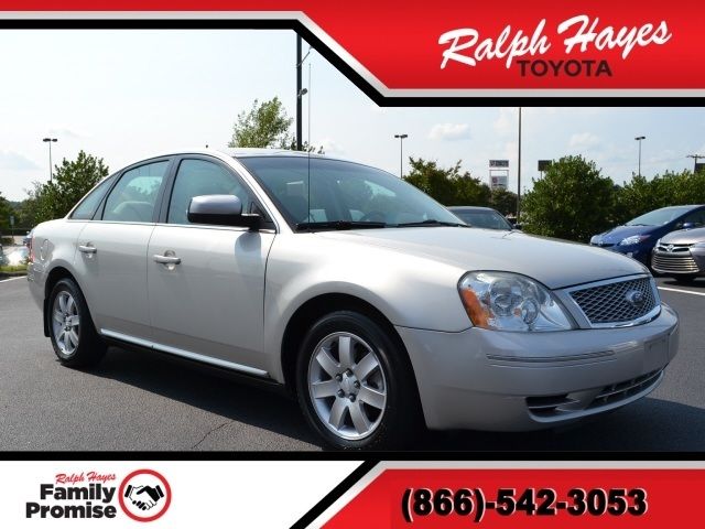 Ford : Five Hundred SEL SEL 3.0L CD 4 Speakers AM/FM radio AM/FM Stereo/Clock/Single CD Air Conditioning