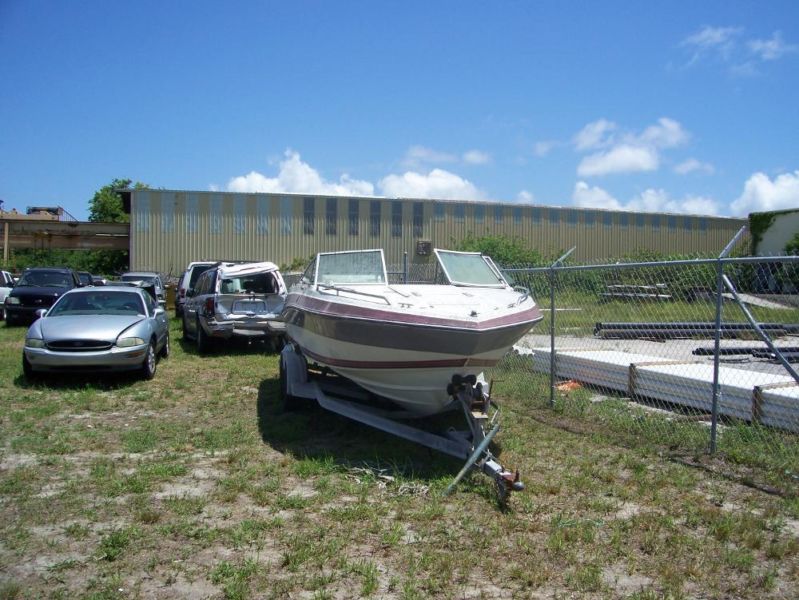 Trailer 21' Galvanized dual Wheel, with 21' 4 winns boat that is rough