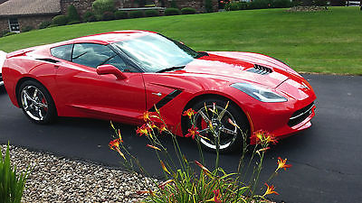 Chevrolet : Corvette Stingray Coupe 2-Door red stingray with 795 miles.