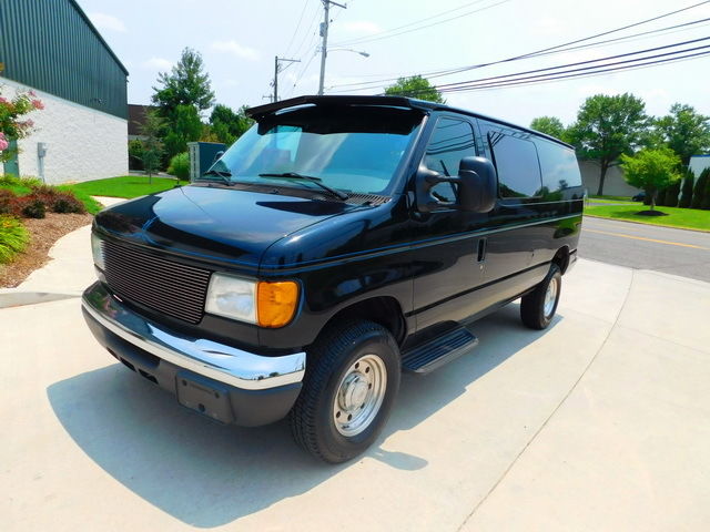 Ford : E-Series Van DIESEL LIFTE E-350 CARGO TURBO DIESEL  VAN AIR LIFTED WITH TWO ROW SEATS ! NEW TIRES  ! 06