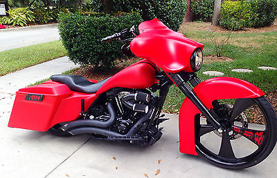 Harley-Davidson : Touring 2011 harley davidson custom street glide 26 wow matte red ss 106 no reserve