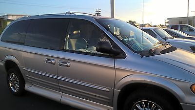 Chrysler : Town & Country 2002 chrysler van complete w the vmi systems for the handicap disabled