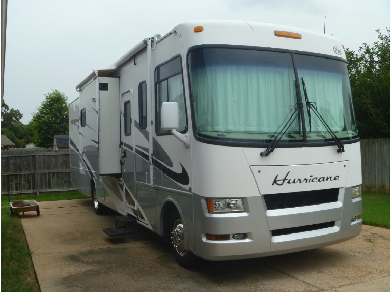 2007 Thor Motor Coach Hurricane 34N