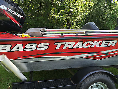 2010 bass tracker  PRO TEAM 175 TXW 90hp mercury 2 stroke