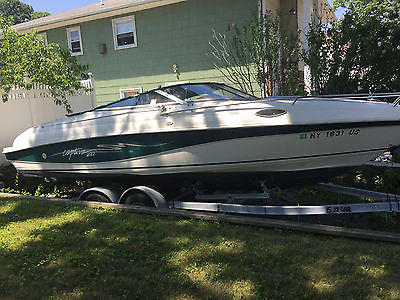 1998 Rinker 232 Captiva Cuddy