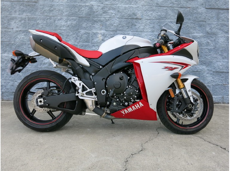 2009 Yamaha YZF-R1 Pearl White/Rapid Red