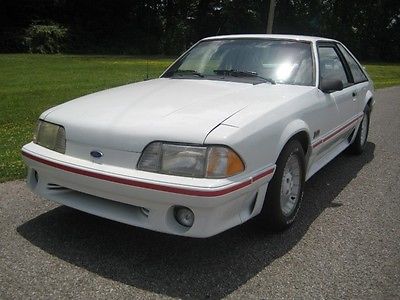 Ford : Mustang GT 1990 gt 5.0 l manual white red interior
