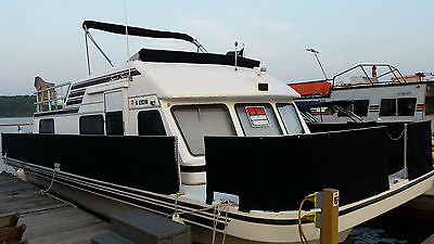 Nice Gibson houseboat, 6.5 kw gen, trailer, dinghy and 2015 slip included