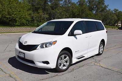 Toyota : Sienna LE V6 Weelchair Disability Handicap Accessible 14 minivan 7 passenger 3.5 l automatic 400 miles braun side entry ramp van