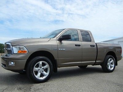 Dodge : Ram 1500 Hemi 4x4 Quad Cab ST Quad Cab 5.7L Hemi 4x4 20in Alloy Wheels Runs and Drives Excellent