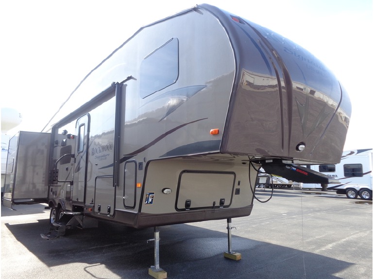 2013 Forest River Rockwood Signature Ultra Lite 8281WS
