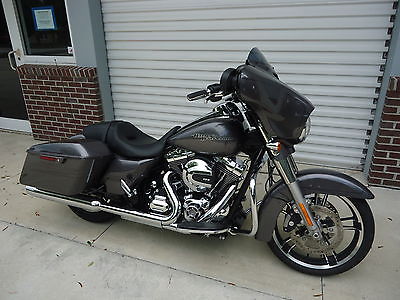 Harley-Davidson : Touring 2015 harley streetglide special only 700 miles and pristine condition