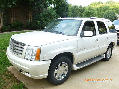 Cadillac : Escalade 2005 cadillac escalade pearl white 2 wd sunroof new tires