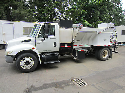 2003 International 4200 Mud Truck with 2007 Quick Mix Pro Series 500