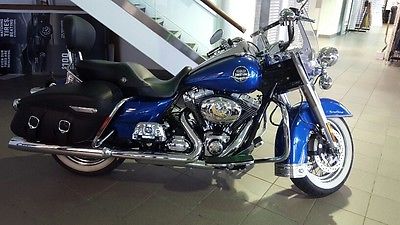 Harley-Davidson : Touring 2010 flhr roadking lo milage super clean lots of extras